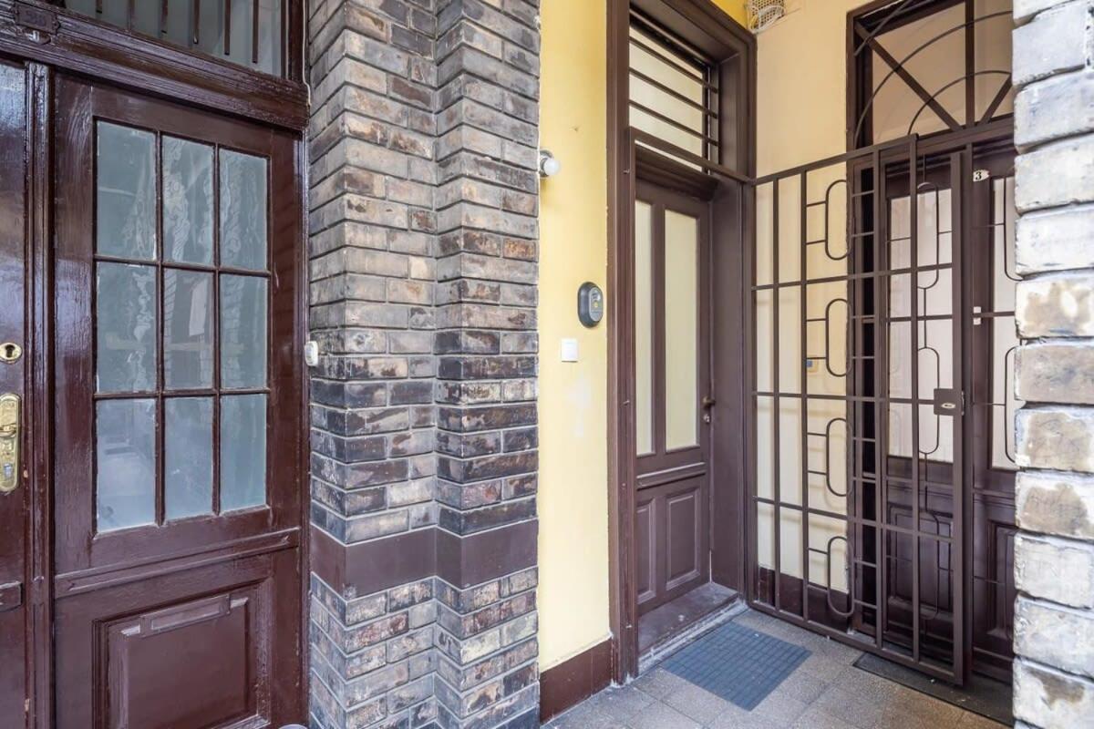 Splendid Perfectly Located Flat With Sauna Leilighet Budapest Eksteriør bilde
