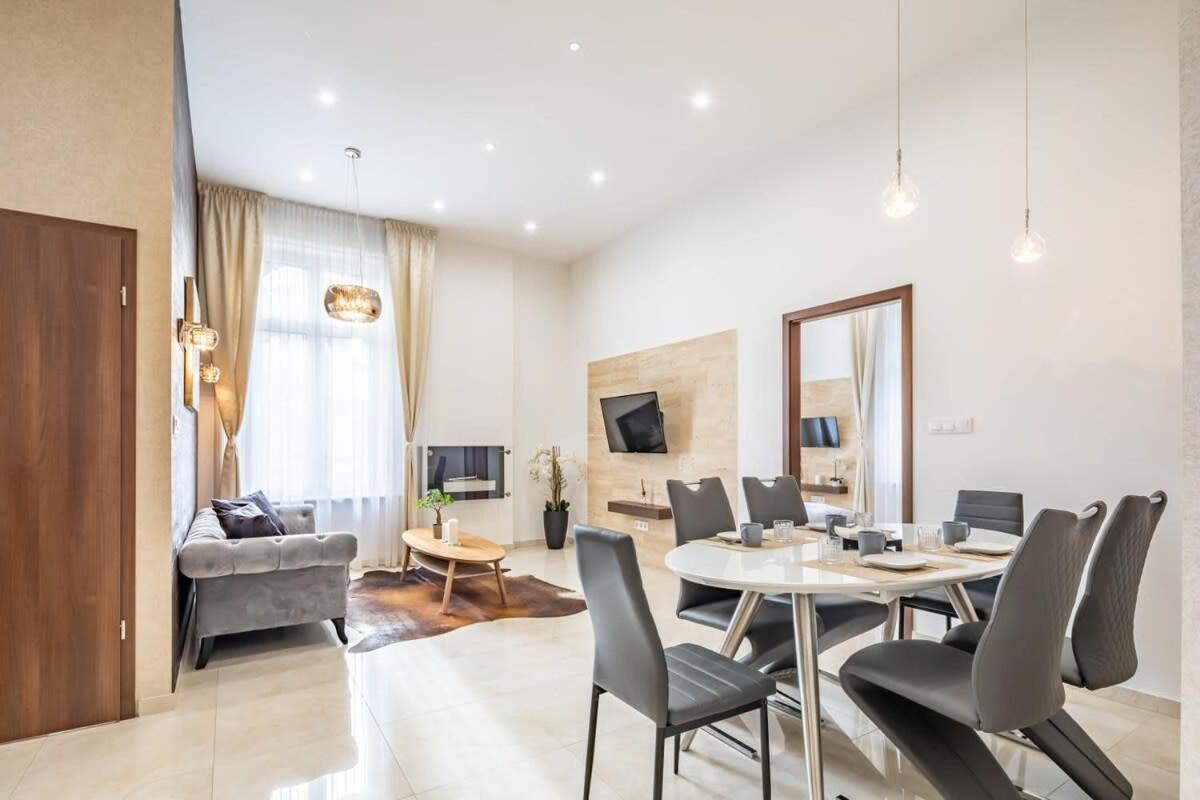 Splendid Perfectly Located Flat With Sauna Leilighet Budapest Eksteriør bilde