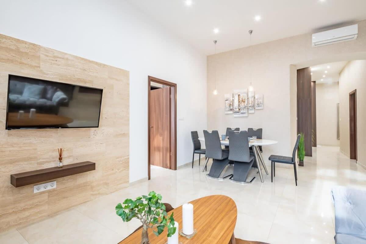 Splendid Perfectly Located Flat With Sauna Leilighet Budapest Eksteriør bilde