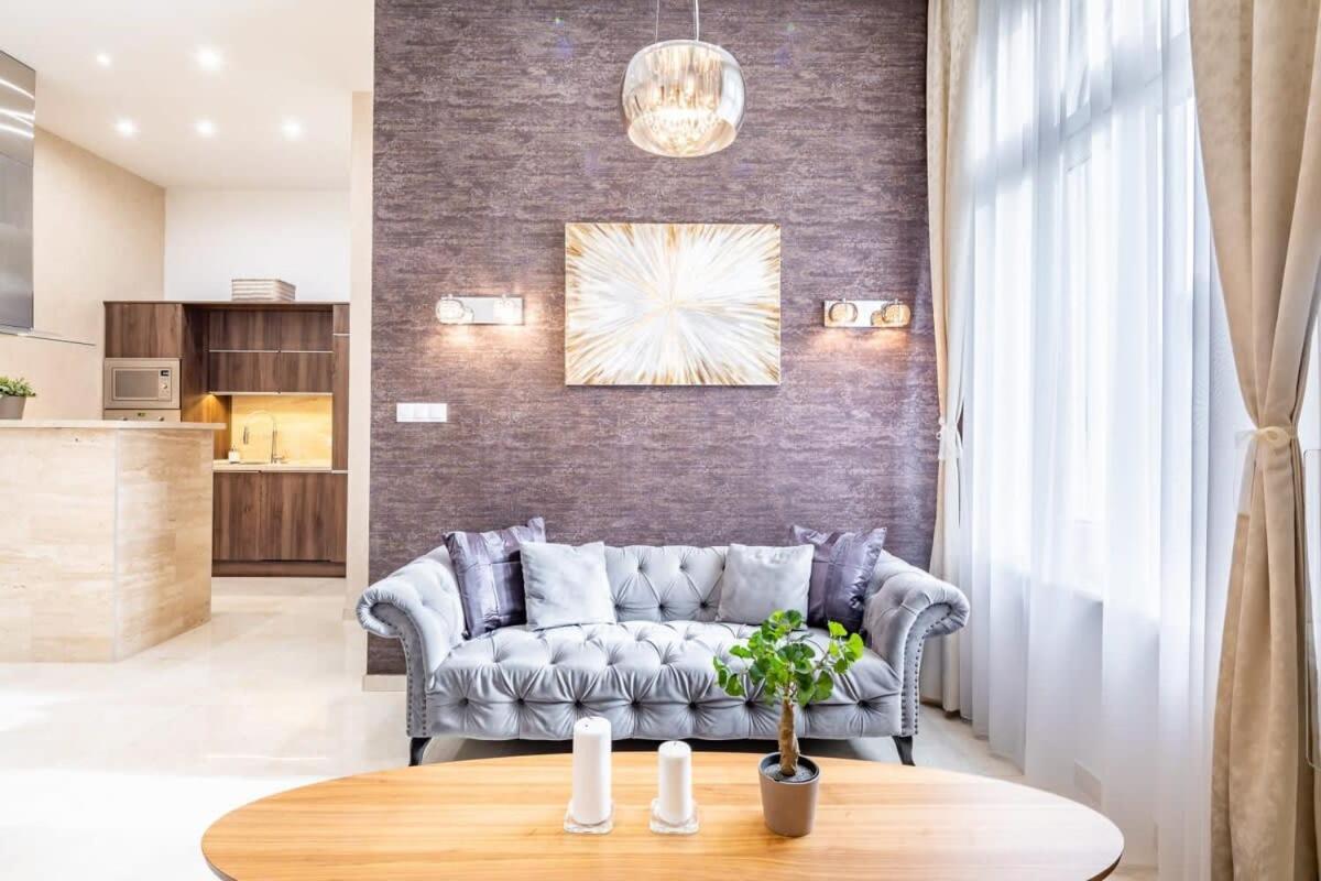 Splendid Perfectly Located Flat With Sauna Leilighet Budapest Eksteriør bilde
