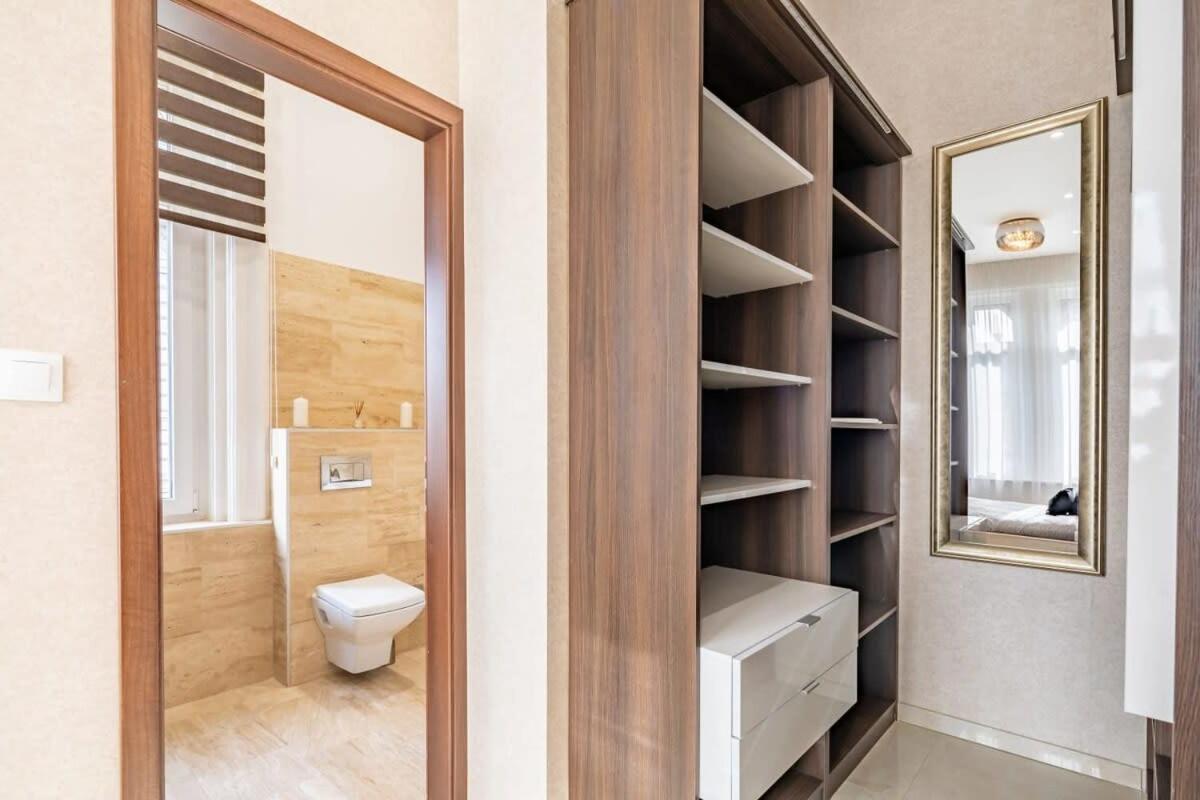 Splendid Perfectly Located Flat With Sauna Leilighet Budapest Eksteriør bilde